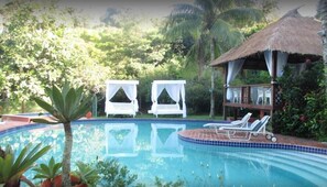 Outdoor pool - Barracuda ECO Resort (Búzios)