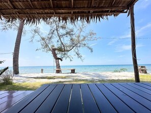 Beach/ocean view - The Hi Ocean (Khlong Yai)