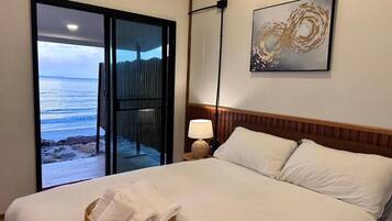 Bungalow, Sea View | Free minibar, blackout drapes, free WiFi, bed sheets