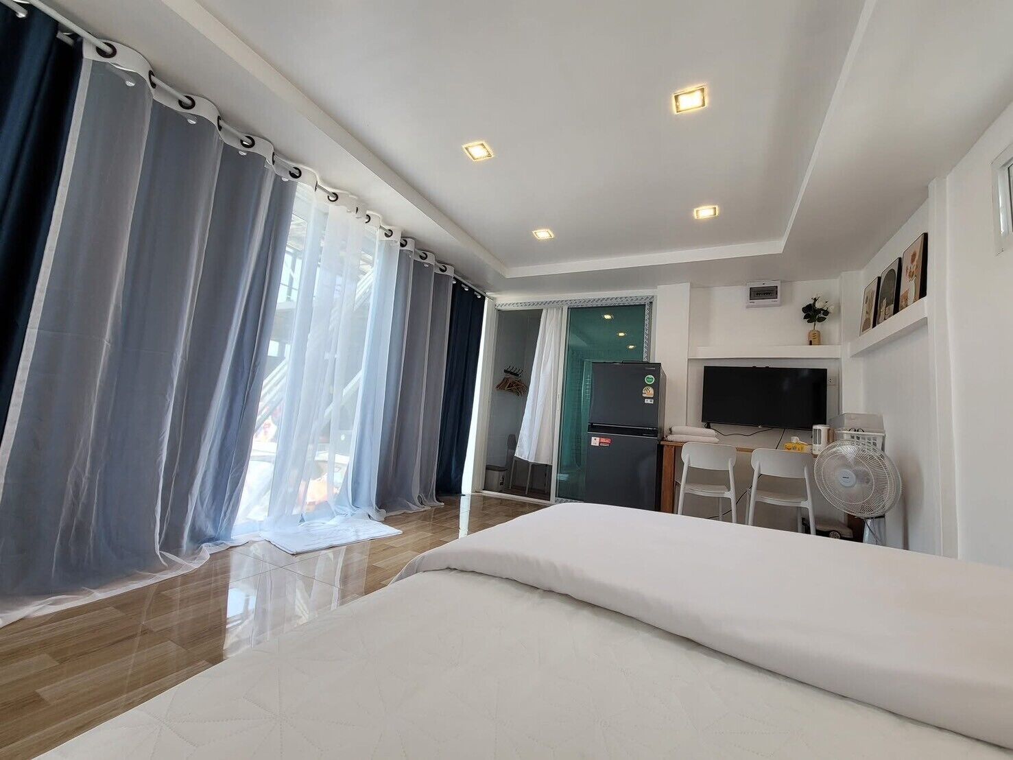 Dupleks Basic, patio, pemandangan kolam renang | Tirai kedap cahaya dan Wi-Fi gratis