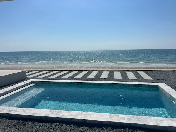 Vila Grand, pemandangan laut | Kolam renang | Kolam renang outdoor