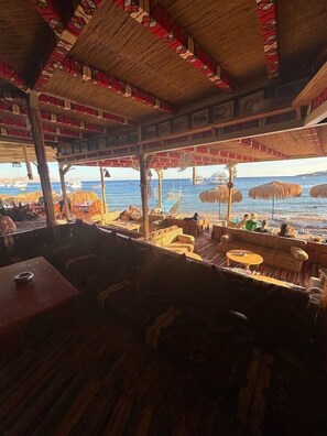 Outdoor dining - Sharks Bay Umbi Diving Village (Sharm El Sheikh)