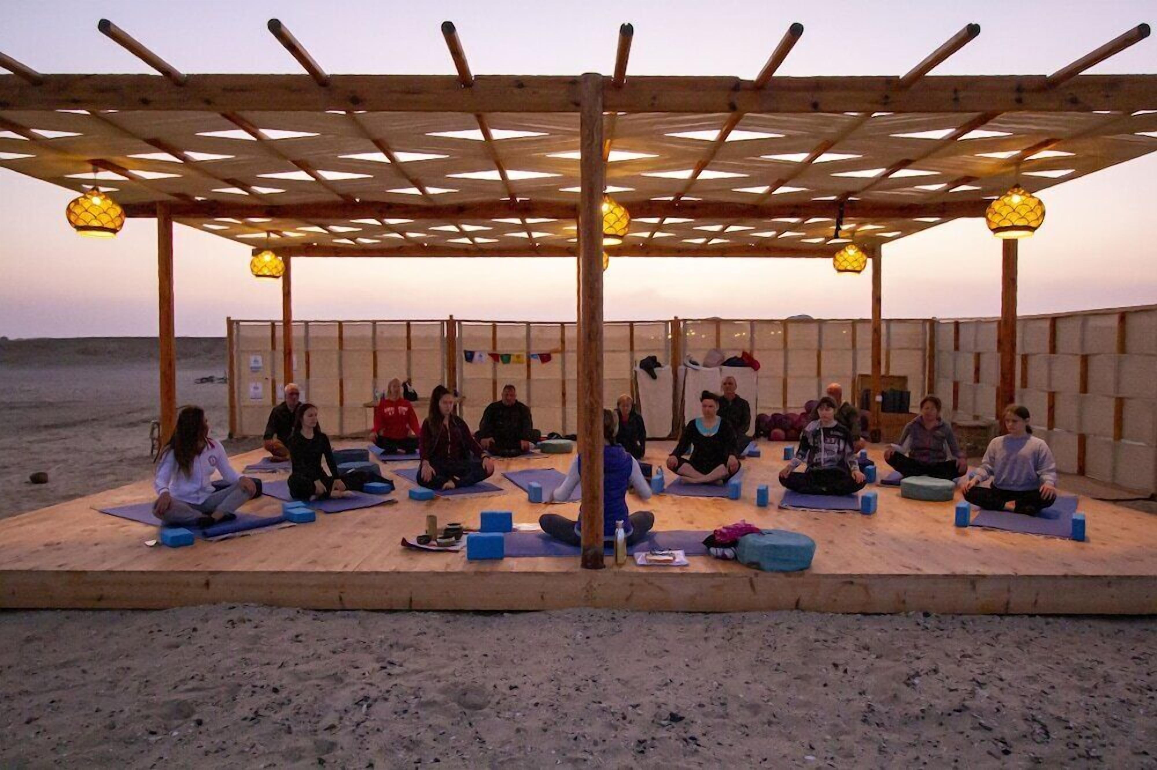 المنطقة المحيطة بالمنشأة