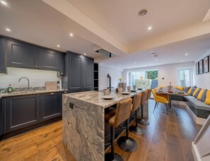 High chair - Stunning Luxury Holiday Home in Bath (Bath)
