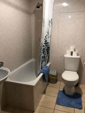 Bathroom - Caravel Guest House (Edinburgh)
