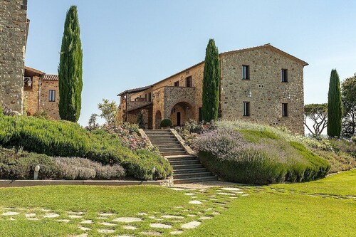Torre Valma: A characteristic and welcoming three-story villa surrounded by the greenery, with Free WI-FI.