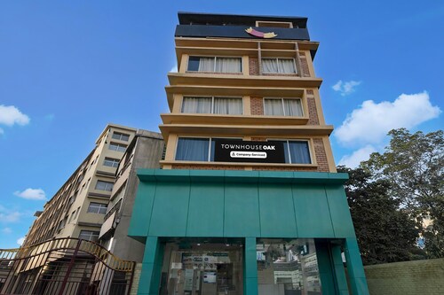 Townhouse Oak Siliguri Tree Lodge