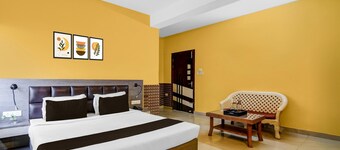 西里古里橡樹鎮樹屋飯店  