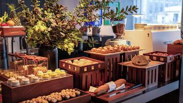 Daily buffet breakfast for a fee