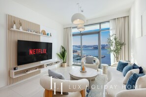 Leilighet, balkong, havutsikt | Oppholdsområde
