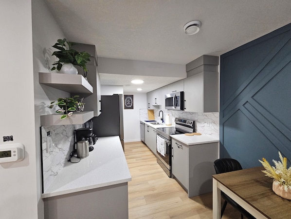 Fridge, microwave, oven, stovetop - Beautiful Home in Edmonton (Edmonton)