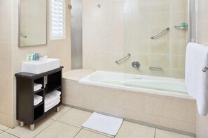 Bathroom - THE Riviera (Cape Town)