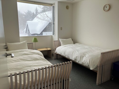 Maximum of 20 people! Premium pension for single occupancy, ideal for group & family trips!