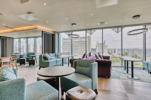 Interior - Premier Inn Manchester City Centre (Manchester)
