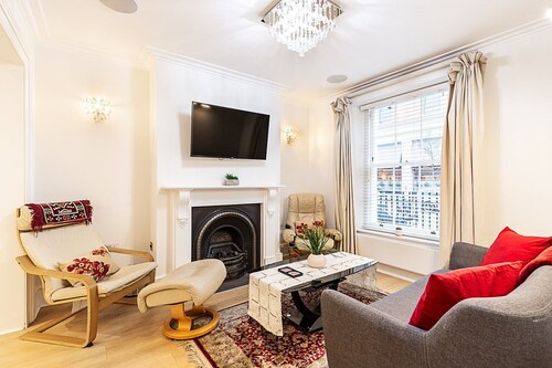 Elegant Pimlico Townhouse