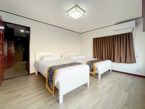 WiFi, bed sheets - 7:00pm IN/19:00pm OUT 】 Free shuttle service from Ikebukuro, Oji, and Akabane Stations / Private villa / 8 minutes from station / 13 minutes from Ikebukuro / Max. 11 people (北区)