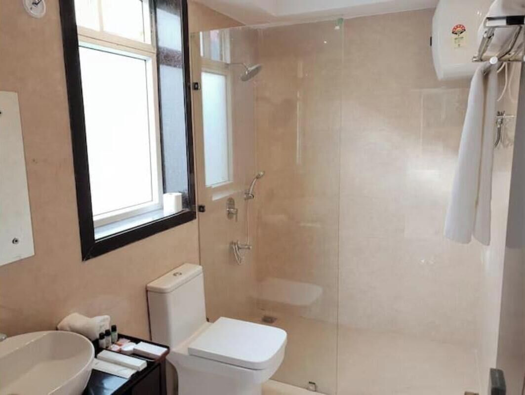 Superior Double or Twin Room | Bathroom