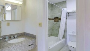Bathroom - M-star Bradenton (Bradenton)