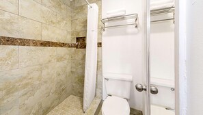 Bathroom - M-star Bradenton (Bradenton)