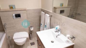 Apartment, Balcony | Bathroom