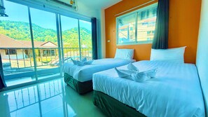 Deluxe Double Room | Free WiFi - Silver Oaks Guest House (Patong)