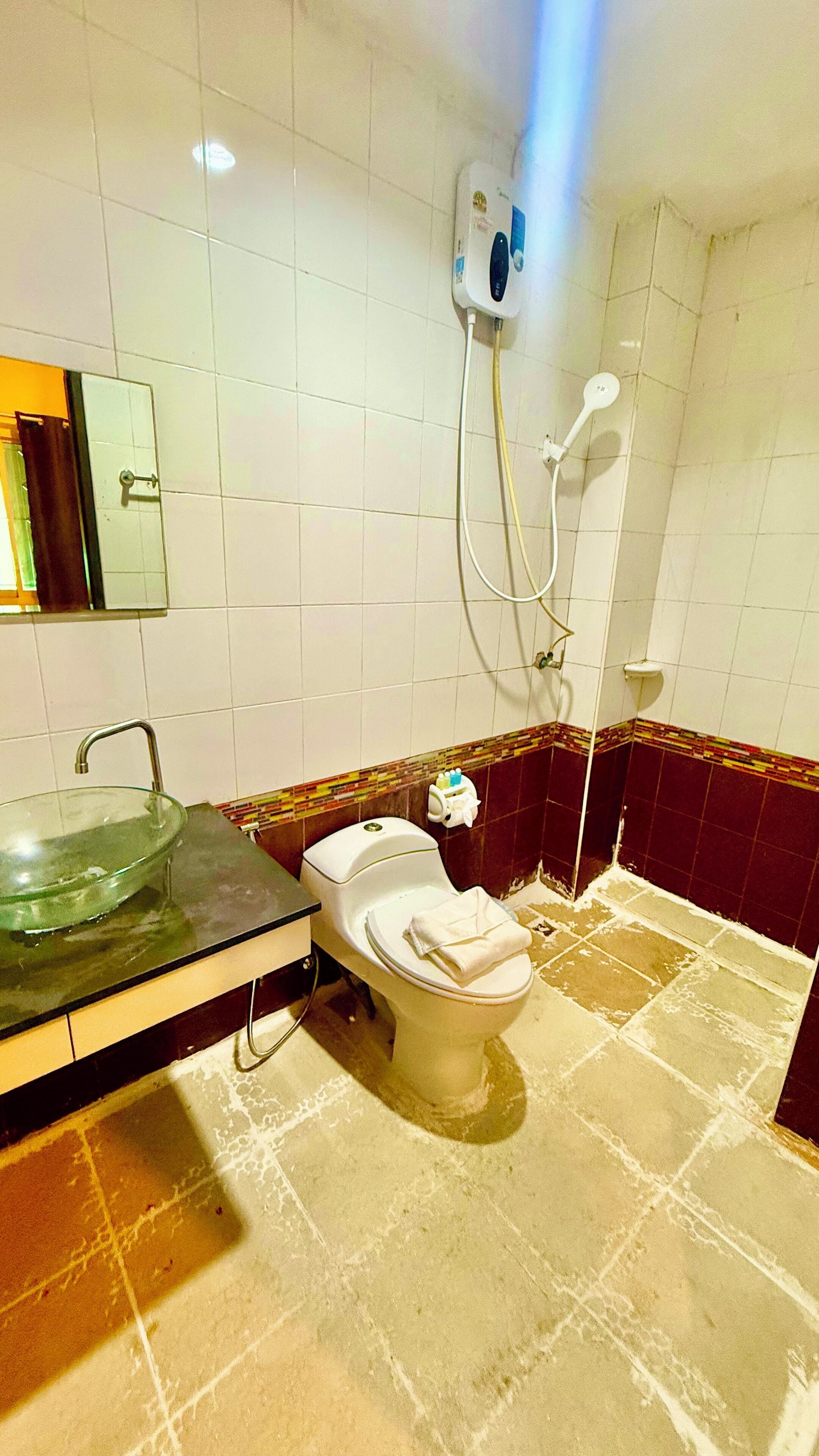 Standard Double Room | Bathroom