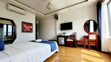 Deluxe tweepersoonskamer, uitzicht op de stad | Gratis wifi