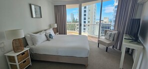 Room - Broadbeach Holiday Apartments (Gold Coast)