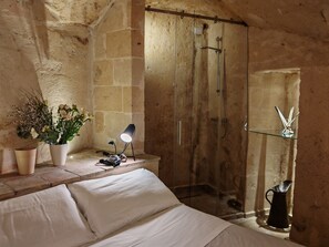 Superior Double Room | Bathroom - Dimore dei Mercanti (Matera)