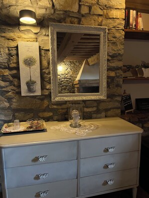 Interior - Cozy house in the hills of Parma, with garden and a beautiful pool (Solignano)