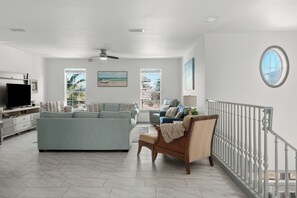 Smart TV - Pool Access + Tennis Court + Balcony Dining + Near Beach | Emerald Breeze (Destin)