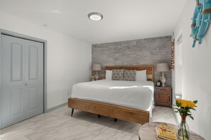 4 bedrooms, free WiFi, bed sheets - Pool Access + Tennis Court + Balcony Dining + Near Beach | Emerald Breeze (Destin)