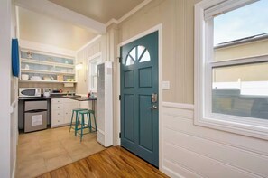 Interior - Bayfront Studio, Walk to Beach & Shops | Edgewater (Newport Beach)