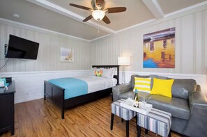 Free WiFi, bed sheets - Bayfront Studio, Walk to Beach & Shops | Edgewater (Newport Beach)