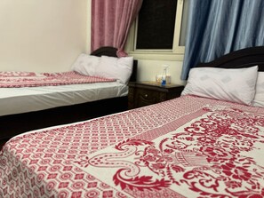 2 bedrooms, desk, iron/ironing board, WiFi - High Ceiling Seaview Apartment (Al Ibrahimeyah Bahri WA Sidi Gaber)
