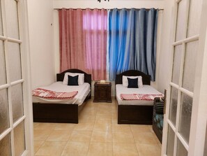 2 bedrooms, desk, iron/ironing board, WiFi