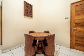 Dining - Rehat at Siliwangi Guest House Syariah Tasikmalaya (Tasikmalaya)