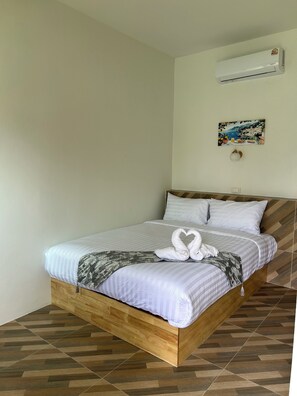 舒適客房, 非吸煙房, 泳池景觀 | 免費無線上網