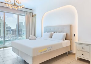2 bedrooms, iron/ironing board, WiFi, bed sheets - Fully Furnished 2 Bed in Dubai Marina hosted by Desert City Stays (Dubai)