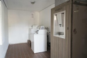 Bahagian dalam