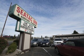 Property grounds - Seatac Inn and Airport Parking (SeaTac)