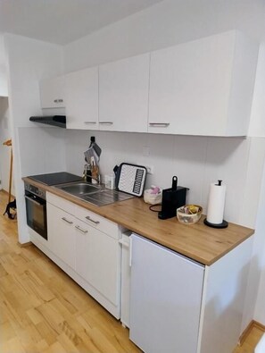 Apartment | Private kitchen | Espresso maker, electric kettle, toaster - CityLeaves TWO (Sankt Aegyd am Neuwalde)