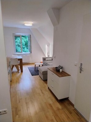 Apartment | Living area - CityLeaves TWO (Sankt Aegyd am Neuwalde)