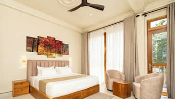 Skrivebord, skrivebord for bærbar PC og blendingsgardiner