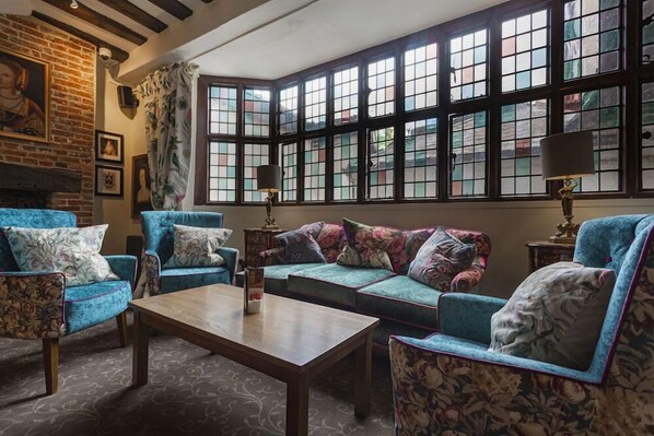 Living area - The White Horse Hotel & Brasserie (Romsey)