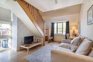 Living area - The White Horse Hotel & Brasserie (Romsey)
