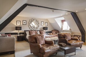 Interior - The White Horse Hotel & Brasserie (Romsey)