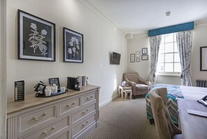 Interior - The White Horse Hotel & Brasserie (Romsey)