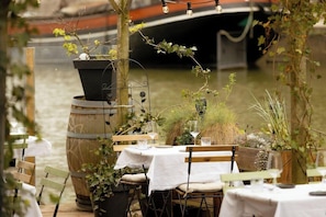 Buiten dineren