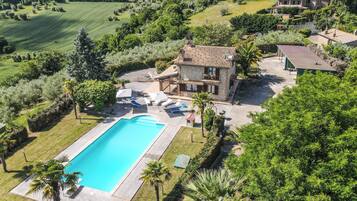 Piscina all'aperto